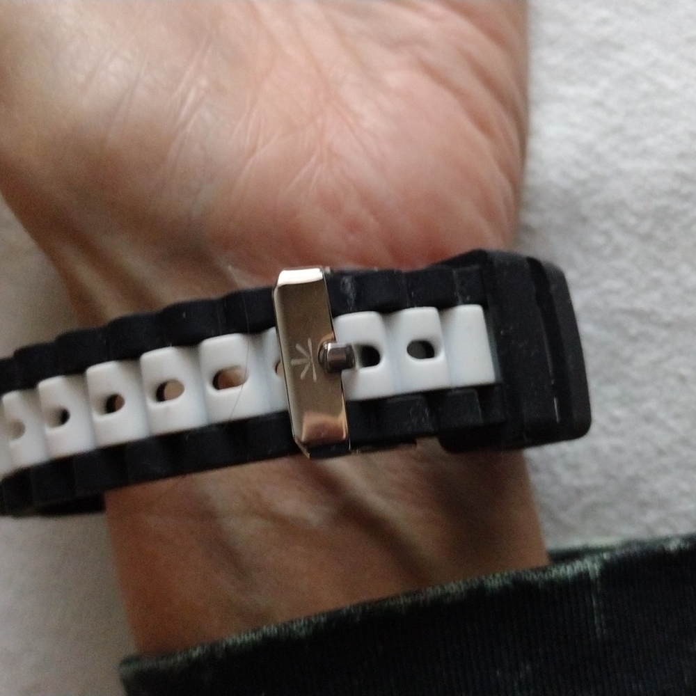 Watch - Picture 4 of 5